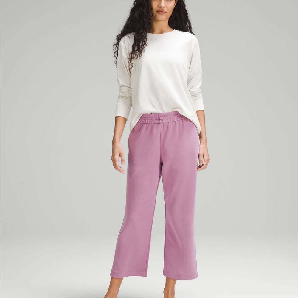 Lululemon Softstreme high rise straight leg crop